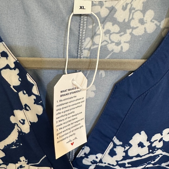 NWT Blue and White Floral maxi - Picture 5 of 5
